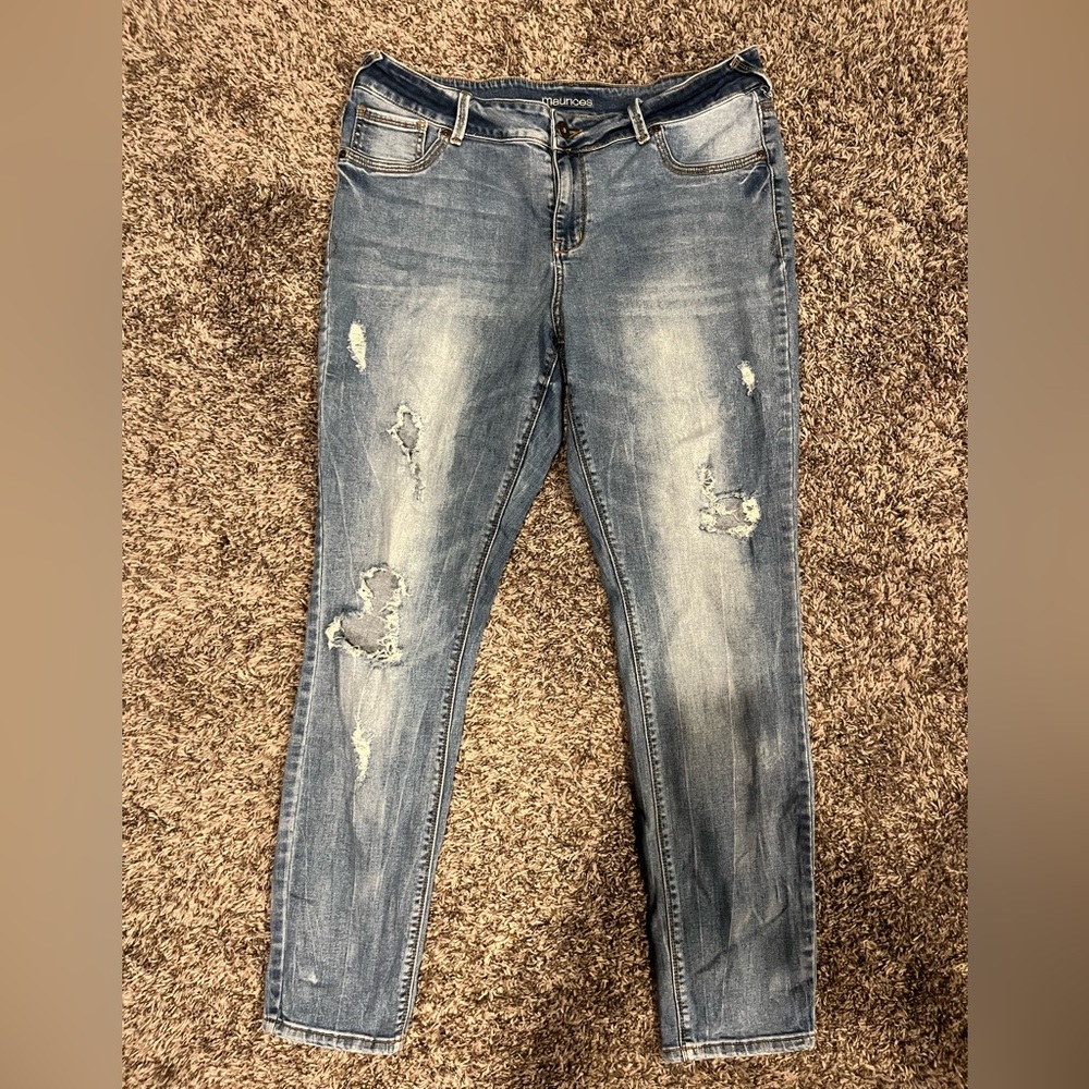 Maurice’s skinny jeans in great condition.